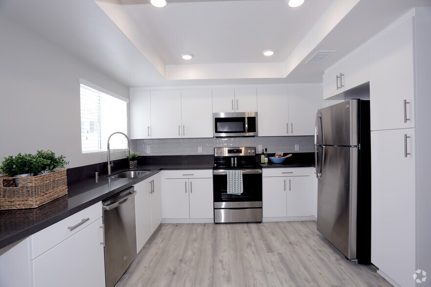 Bixby Hill Apartments 1025 Palo Verde Ave Long Beach CA 90815