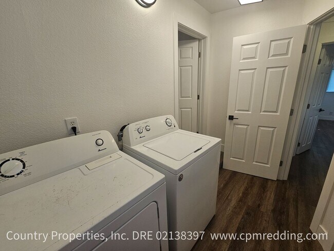 Building Photo - 2711 Reservoir Ln