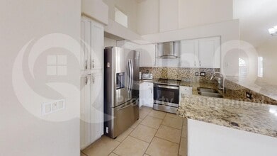 Building Photo - 795 S Camellia Dr