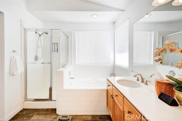Building Photo - 744 N Siavohn Dr
