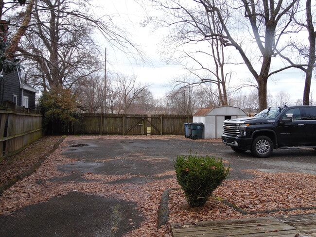 Building Photo - 706 W Maxwell St