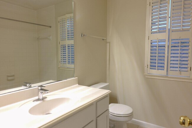 Building Photo - 20735 Spring Rose Dr