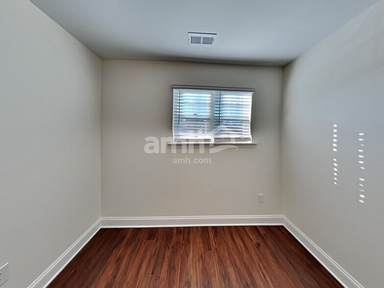 Building Photo - 7027 Garrett Ct