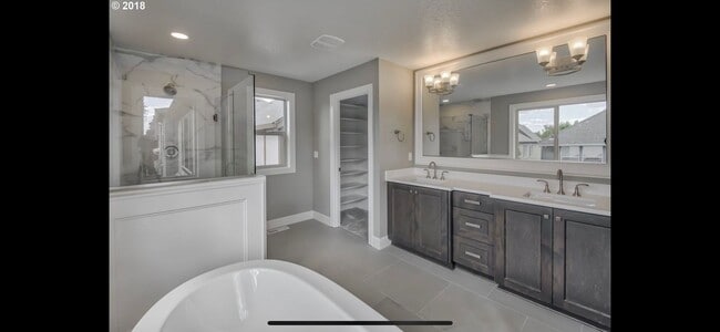 Building Photo - Stunning Executive Home in Bethany – 4 Bed...