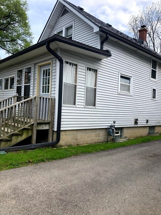 Building Photo - 1201 Brookside Ave