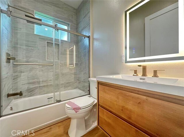 Building Photo - 204 N Willow Ave