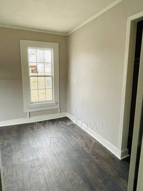 Building Photo - 2346 Poe Ave