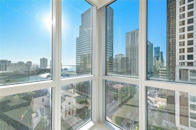 Building Photo - 500 Brickell Ave