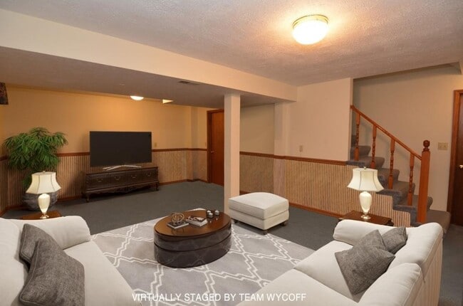 Building Photo - 1612 Fairfield Dr