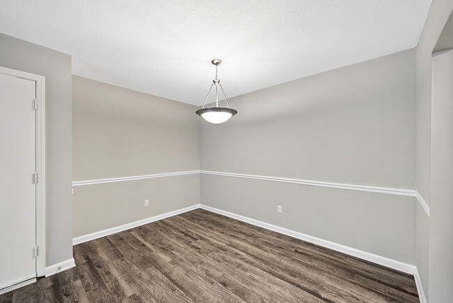 Building Photo - Rocky Creek Apartments