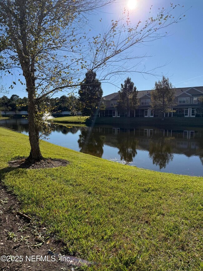 Building Photo - 4210 Highwood Dr