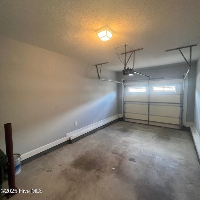 Building Photo - 1801 Fox Den Way