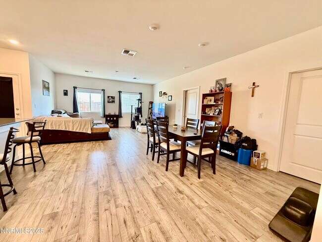 Building Photo - 1154 Alder Dr