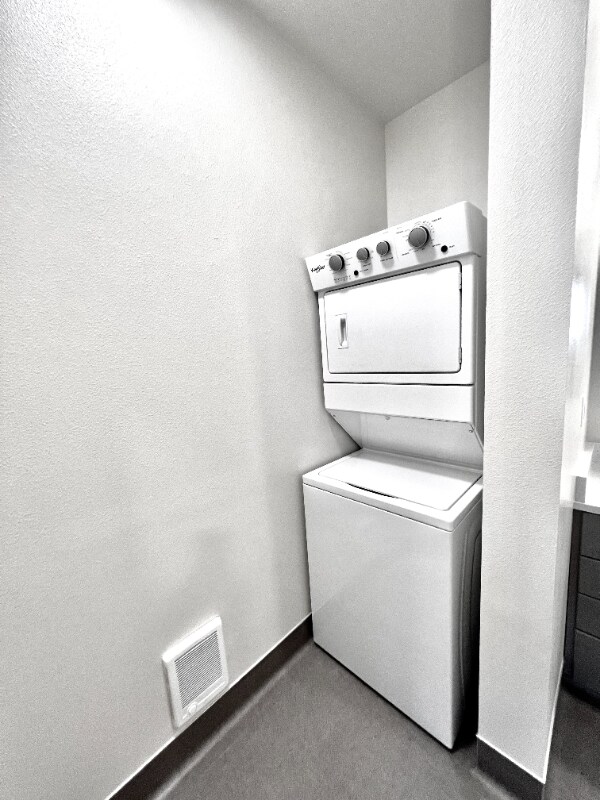 Building Photo - 2330 Yakima Ct