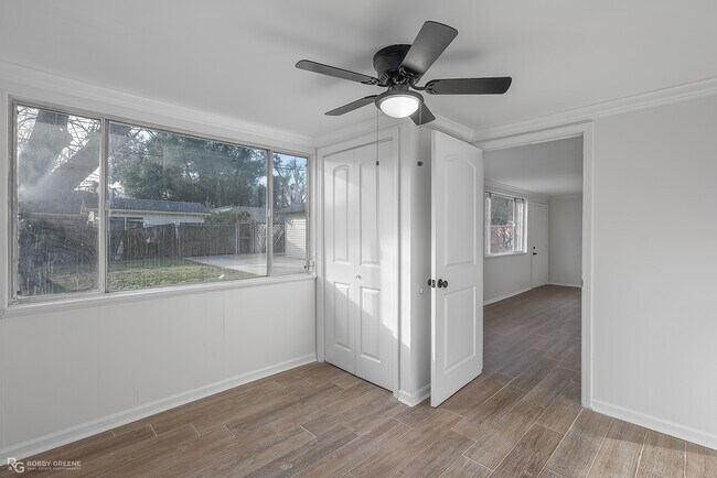 Building Photo - 1522 Captain Shreve Dr