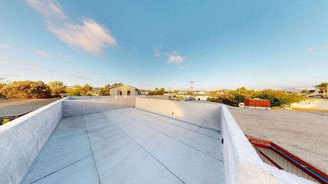 Building Photo - 4BD/2BA on East Falls! Newer Build & Rooftop Deck!