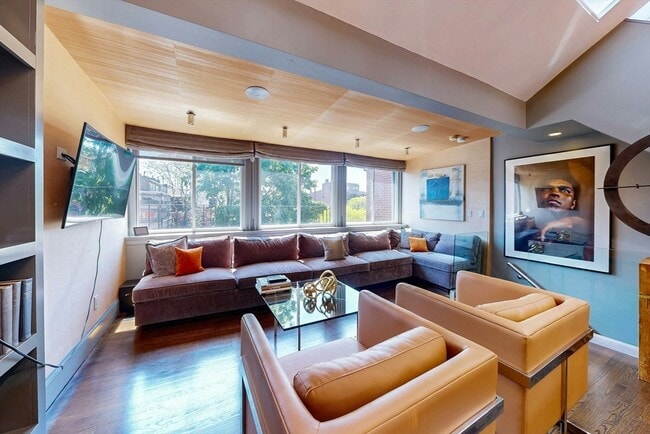 Building Photo - 38 Worcester St