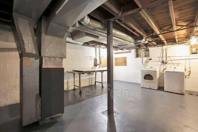 Building Photo - 53 S Burgess Ave