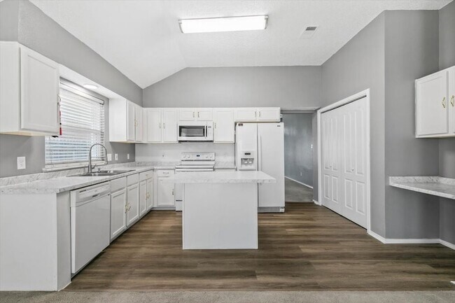 Building Photo - 9061 Blue Ridge Trail