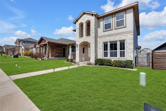 Building Photo - 724 Coconut Grove St