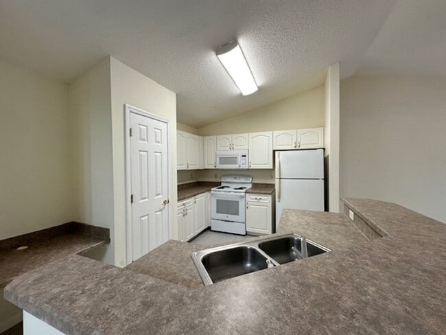 Building Photo - 56 Wheatfield Dr