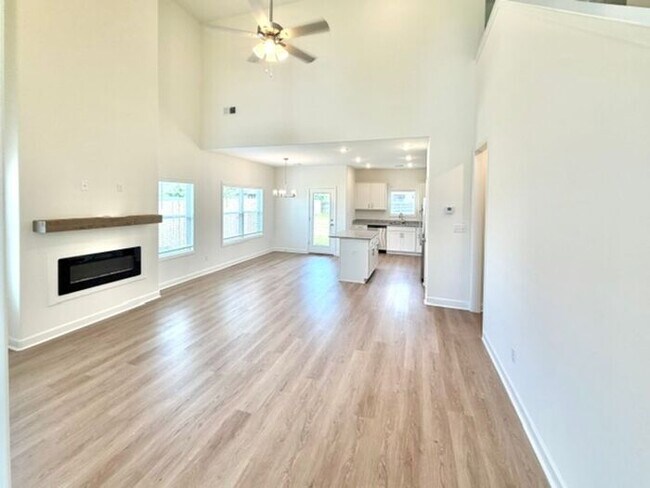 Building Photo - Now Leasing a 4-bedroom 3 bath home in Oakland, TN