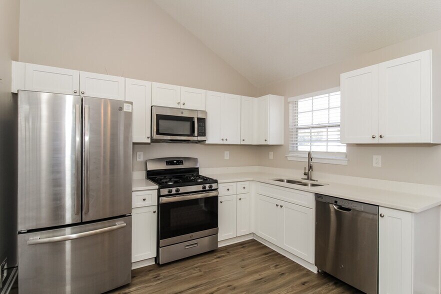 Building Photo - 714 Cherry Branch Cir