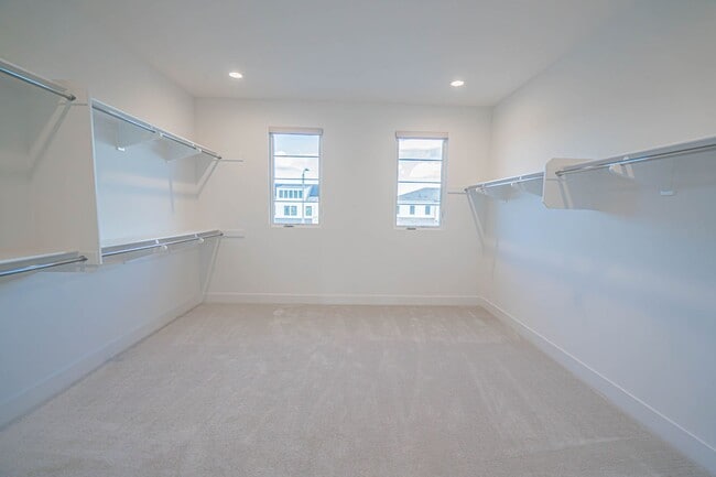 Building Photo - Luxury Smart Home with Green Belt Views in Tesoro Highlands!