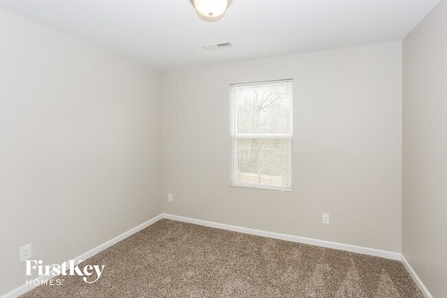 Building Photo - 33 Barber St NW