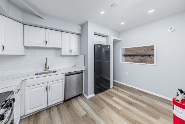 Building Photo - Newly Renovated 3-Bedroom Condo in Lindenwold