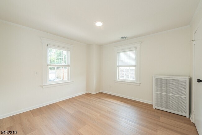 Building Photo - 160 Bloomfield Ave
