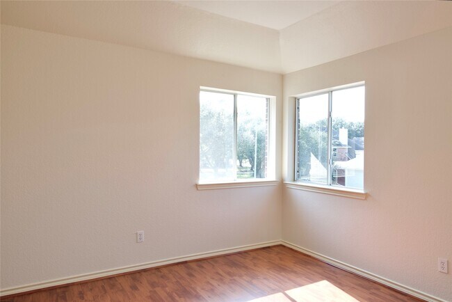 Building Photo - 6506 Taimer Ct