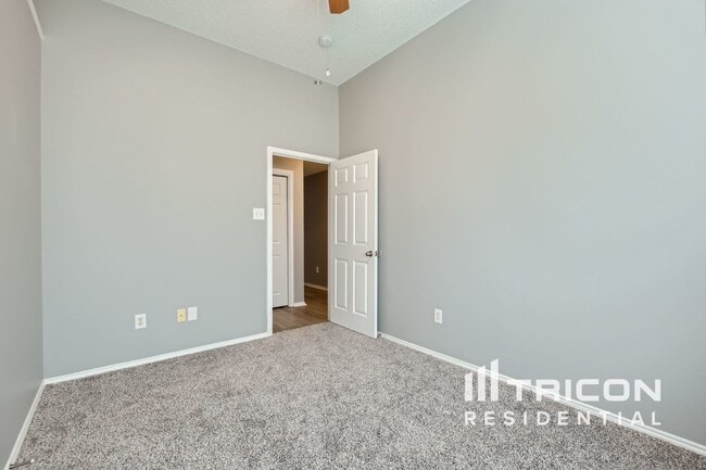 Building Photo - 115 Mulberry Ln