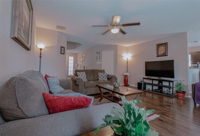 Building Photo - 3905 Lemos Dr