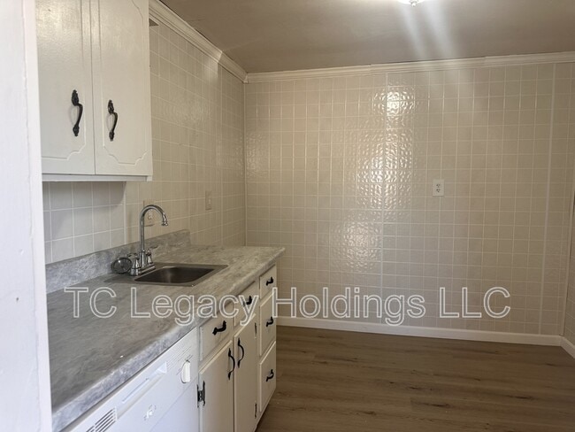 Building Photo - 1833 N 16th St