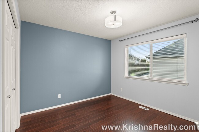 Building Photo - Lovely 4 BD | 3 BA | Corner Lot | Single-Family Home | Arbor Ridge Neighborhood | Spectacular Loc...