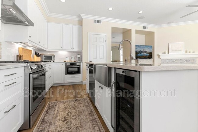 Building Photo - 40149 Balboa Dr