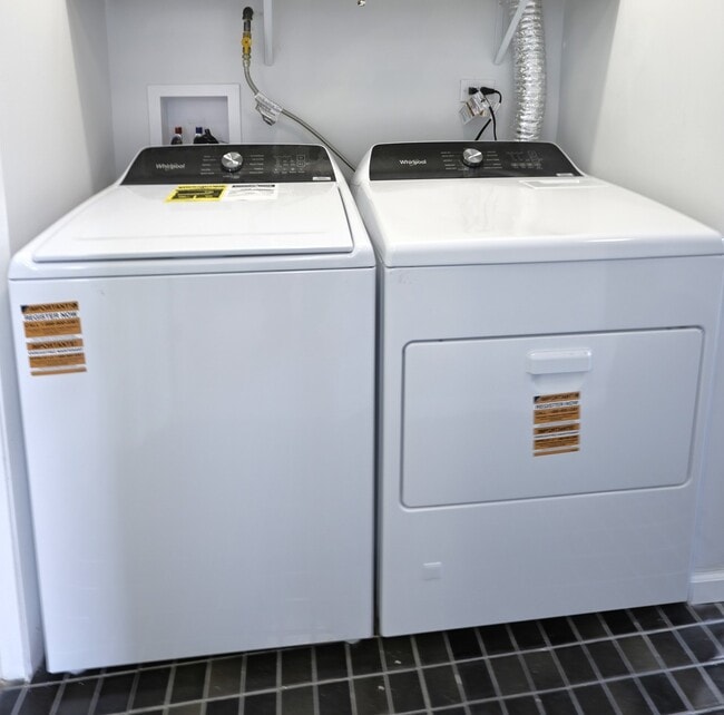 Building Photo - 3621 S Winchester Ave