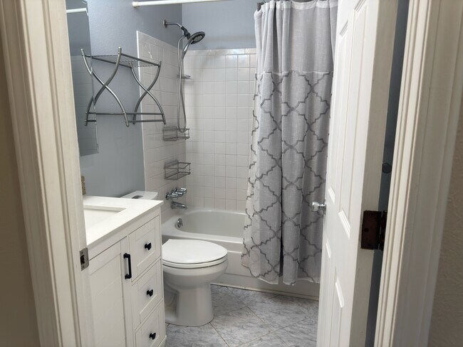 Building Photo - 19652 E Utah Pl