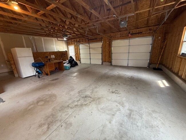 Building Photo - Nice Home for Rent in Downtown Wakarusa