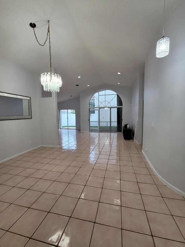 Building Photo - 7189 Catalina Way