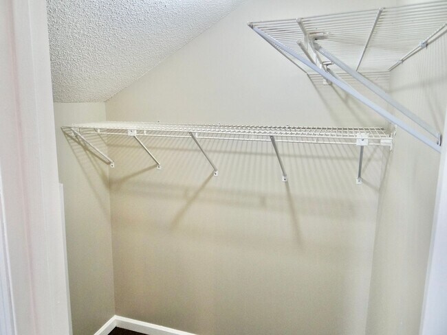 Building Photo - Rent Special w/ year lease- Beautifully Remodeled 2 Bed/2 Bath in Deer Creek @ Deerfield Surfside