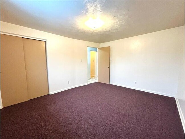 Building Photo - 301 Martin Ave