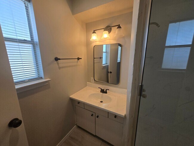 Building Photo - 13439 Blossomheath Ln