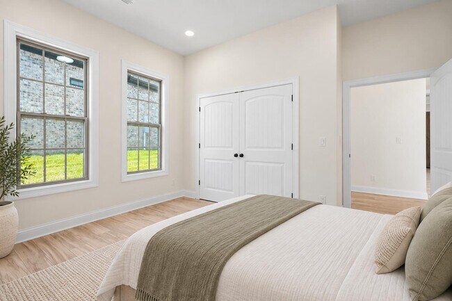 Building Photo - 417 Weston Park