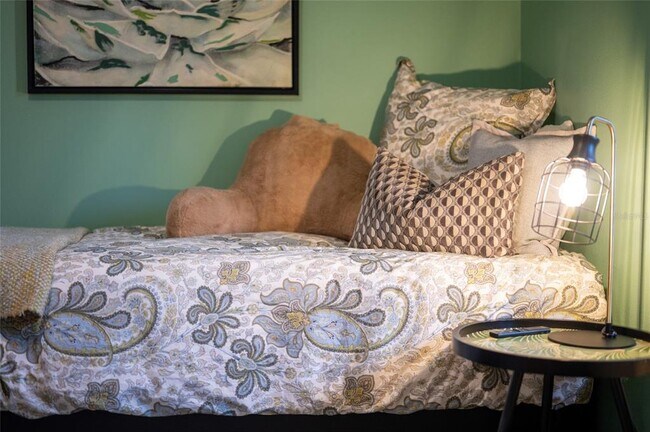 Building Photo - 5005 Canterbury Dr