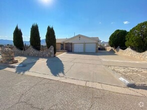 Building Photo - Northeast El Paso 3 Bed Refrig A/C