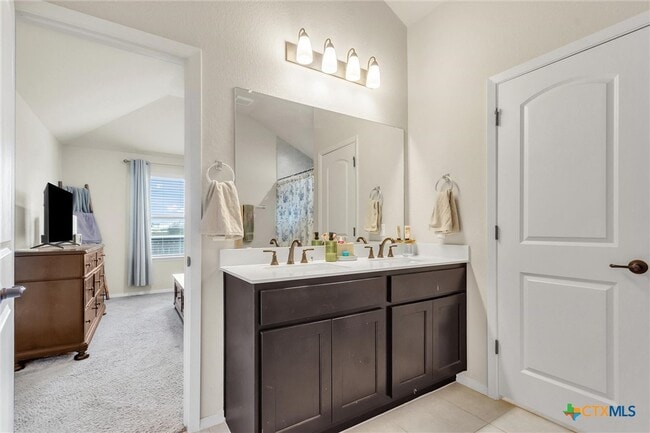 Building Photo - 460 Delta Crst