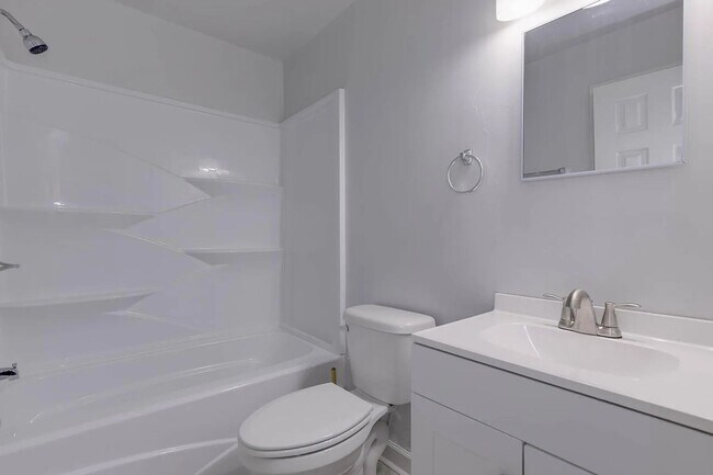 Building Photo - Charming 3BR Home in Norfolk