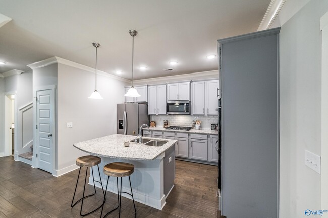 Building Photo - 6 Desert Oak Ct SW